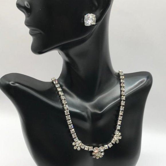 Vintage Garne Jewelry Rhinestone Necklace paired with Stud Earrings - Picture 10 of 10